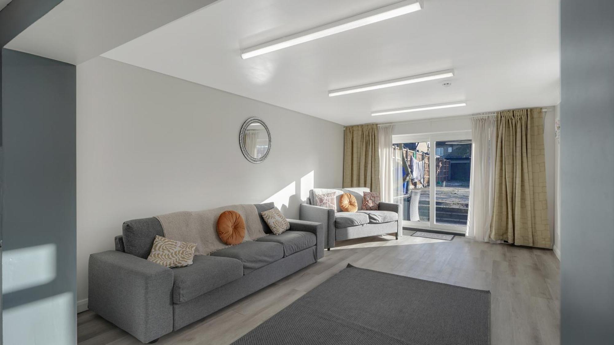 Place To Stay In Longbridge Barking  Bagian luar foto