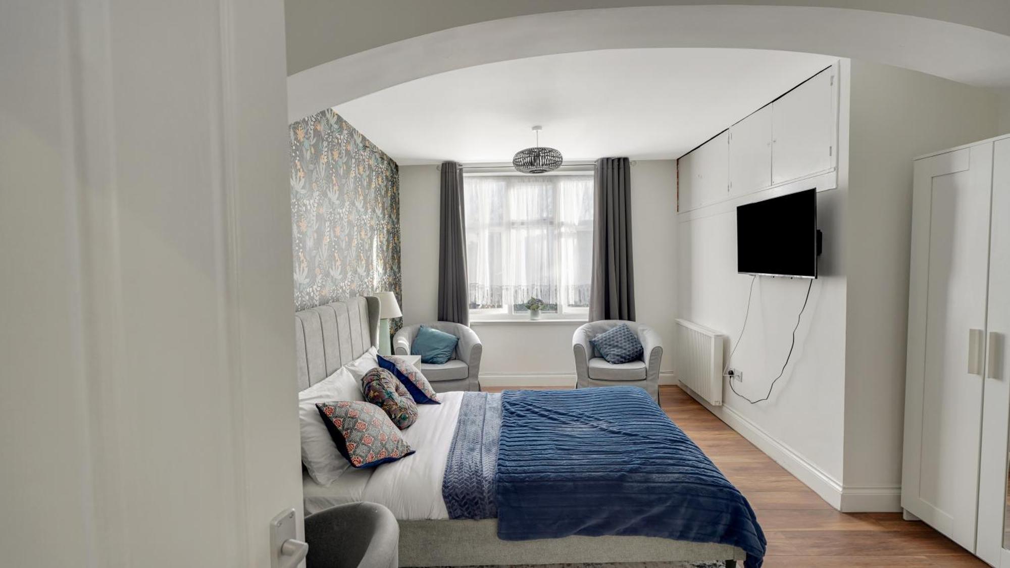 Place To Stay In Longbridge Barking  Bagian luar foto